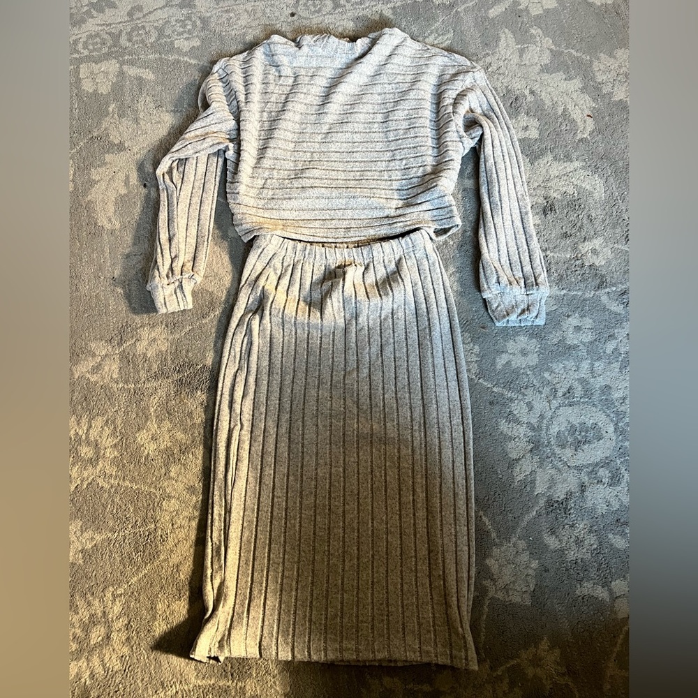 nwot women's small 2 piece midi skirt set size small